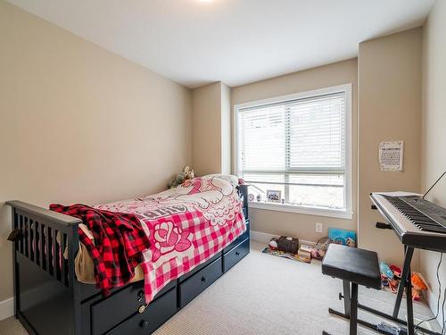 81-130 Colebrook Rd, Kamloops, BC - Indoor Photo Showing Bedroom