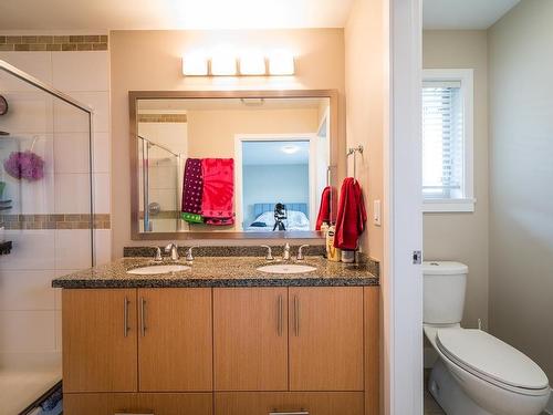 81-130 Colebrook Rd, Kamloops, BC - Indoor Photo Showing Bathroom