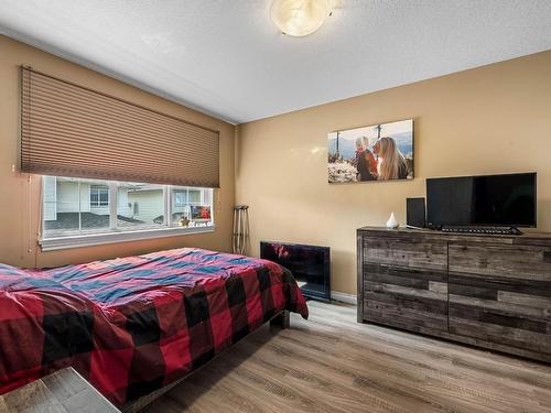 23-2210 Qu'Appelle Blvd, Kamloops, BC - Indoor Photo Showing Bedroom