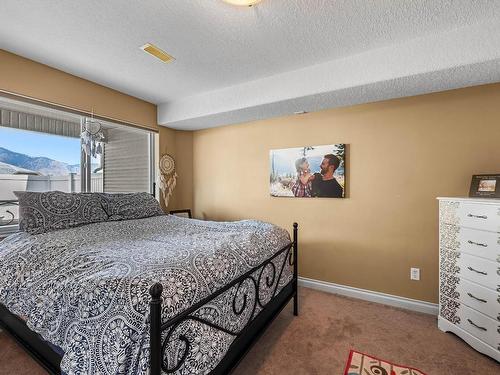 23-2210 Qu'Appelle Blvd, Kamloops, BC - Indoor Photo Showing Bedroom