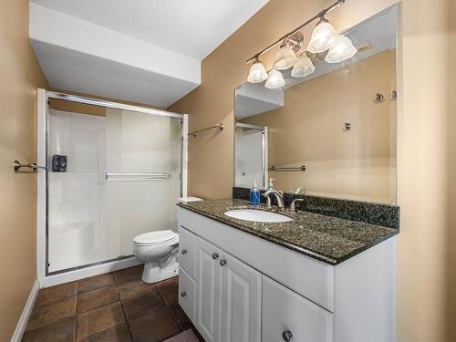 23-2210 Qu'Appelle Blvd, Kamloops, BC - Indoor Photo Showing Bathroom