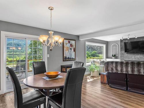 8661 Skimikin Rd, Chase, BC - Indoor Photo Showing Living Room With Fireplace