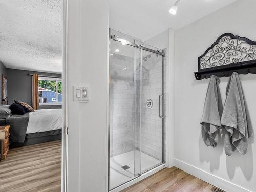 8661 Skimikin Rd, Chase, BC - Indoor Photo Showing Bathroom