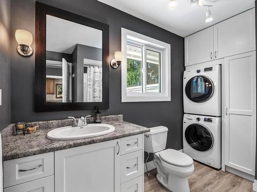 8661 Skimikin Rd, Chase, BC - Indoor Photo Showing Laundry Room