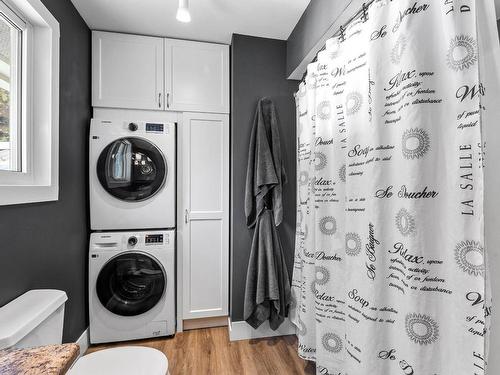 8661 Skimikin Rd, Chase, BC - Indoor Photo Showing Laundry Room