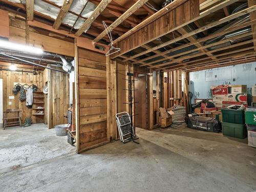 8661 Skimikin Rd, Chase, BC - Indoor Photo Showing Basement