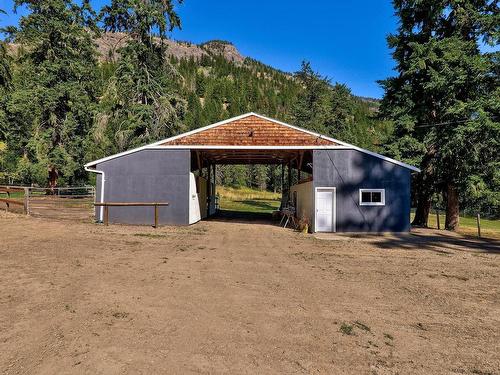 8661 Skimikin Rd, Chase, BC - Indoor Photo Showing Other Room