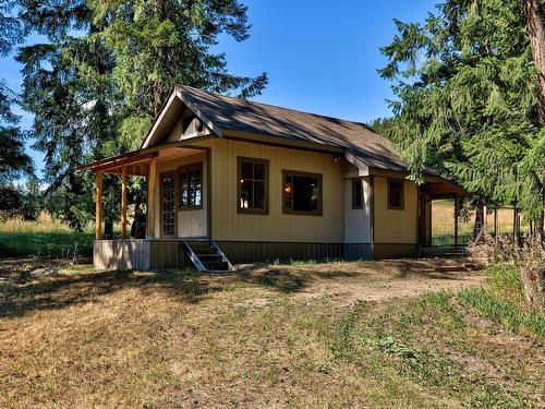 8661 Skimikin Rd, Chase, BC - Outdoor