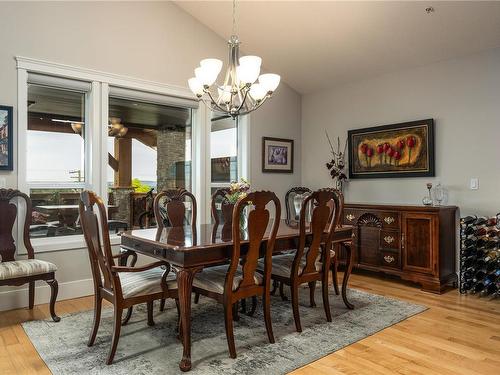 202-679 Terminal Ave, Nanaimo, BC - Indoor Photo Showing Dining Room