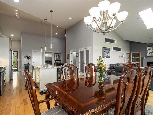 202-679 Terminal Ave, Nanaimo, BC - Indoor Photo Showing Dining Room