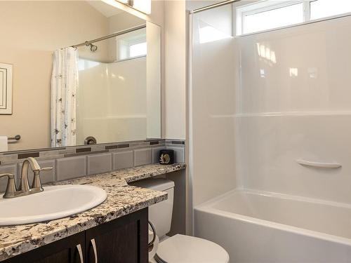 202-679 Terminal Ave, Nanaimo, BC - Indoor Photo Showing Bathroom