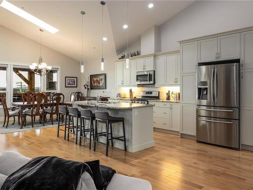 202-679 Terminal Ave, Nanaimo, BC - Indoor Photo Showing Kitchen With Upgraded Kitchen