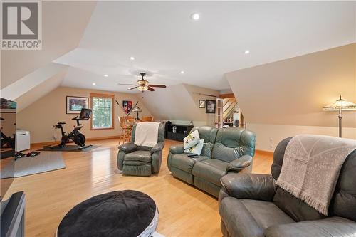 1022A Coutlee Point Lane, Sharbot Lake, ON - Indoor Photo Showing Living Room