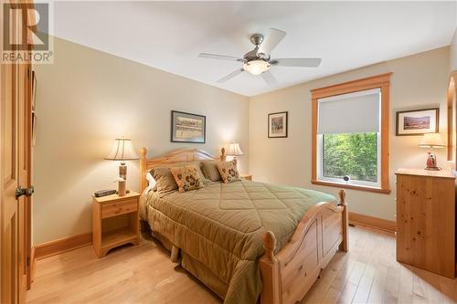 1022A Coutlee Point Lane, Sharbot Lake, ON - Indoor Photo Showing Bedroom