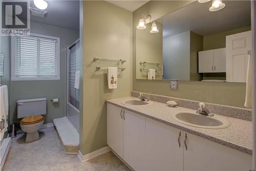 556 Macphail'S Road, Perth, ON - Indoor Photo Showing Bathroom