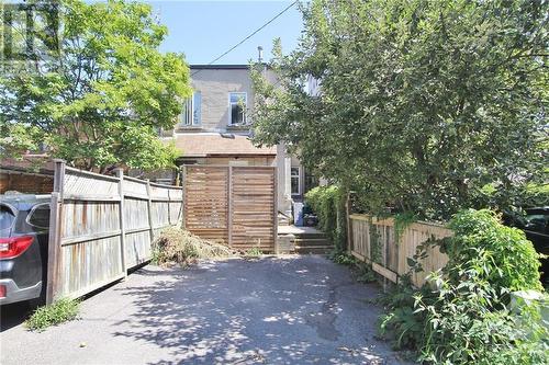 4 Cornwall Street, Ottawa, ON - Outdoor