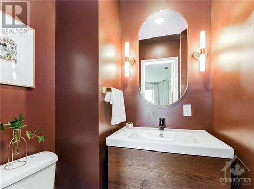 Bathroom - 90 Fieldrow Street, Ottawa, ON - Indoor Photo Showing Bathroom