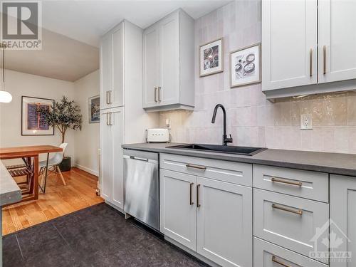 Kitchen - 90 Fieldrow Street, Ottawa, ON - Indoor Photo Showing Kitchen