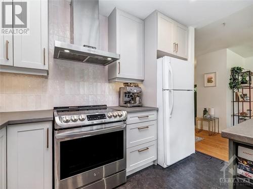 Kitchen - 90 Fieldrow Street, Ottawa, ON - Indoor Photo Showing Kitchen