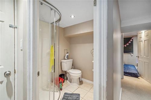 10 Craigmiller Avenue, Hamilton, ON - Indoor Photo Showing Bathroom