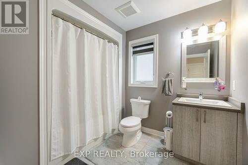 5 Secord Street, Thorold, ON - Indoor Photo Showing Bathroom