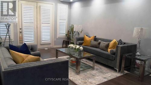 481 Terrace Way, Oakville, ON - Indoor Photo Showing Living Room