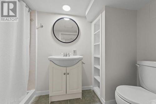 17 Kenney Road, Elgin, ON - Indoor Photo Showing Bathroom