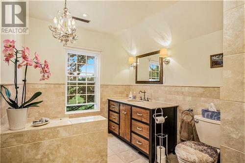 Second floor bath - 212 Franks Road, Rideau Lakes, ON - Indoor Photo Showing Bathroom