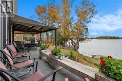 Front deck with hot tub - 