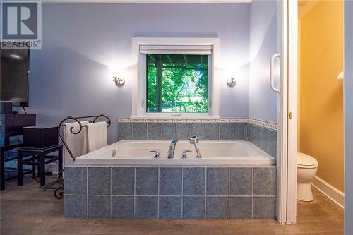 1070 Elizabeth Street, Sharbot Lake, ON - Indoor Photo Showing Bathroom