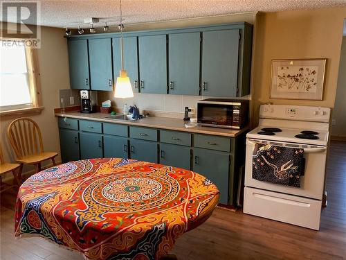 1070 Elizabeth Street, Sharbot Lake, ON - Indoor Photo Showing Kitchen