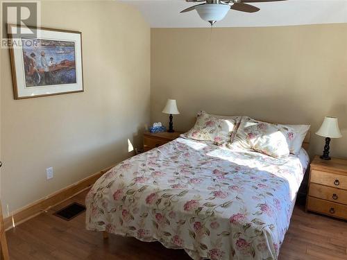 1070 Elizabeth Street, Sharbot Lake, ON - Indoor Photo Showing Bedroom