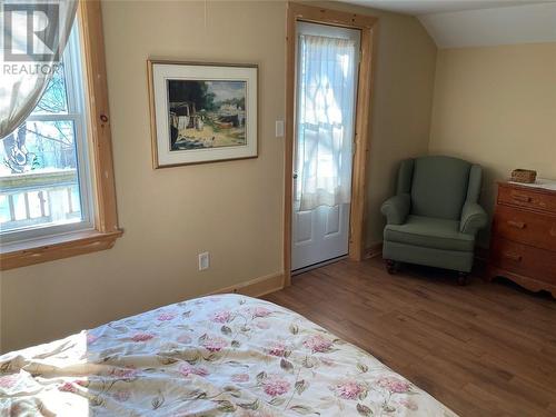 1070 Elizabeth Street, Sharbot Lake, ON - Indoor Photo Showing Bedroom