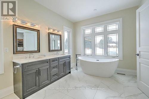 4640 Lloydtown-Aurora Road, King, ON - Indoor Photo Showing Bathroom