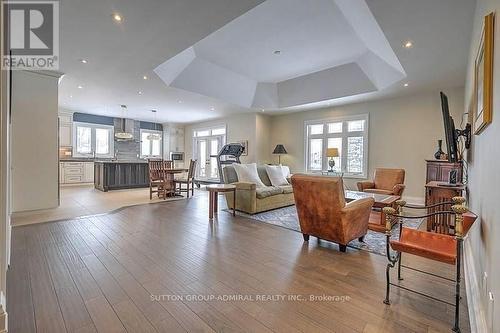 4640 Lloydtown-Aurora Road, King, ON - Indoor Photo Showing Living Room