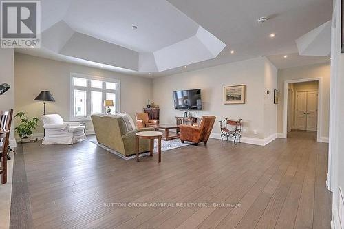 4640 Lloydtown-Aurora Road, King, ON - Indoor Photo Showing Living Room