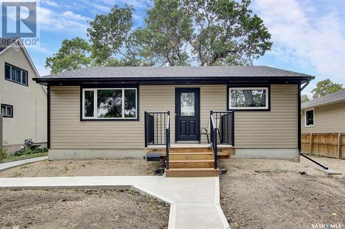 820 Grace Street, Regina, SK - Outdoor