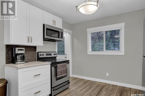 820 Grace Street, Regina, SK - Indoor Photo Showing Kitchen