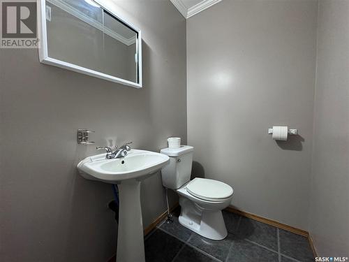 213 & 215 1St Avenue Sw, Leroy, SK - Indoor Photo Showing Bathroom