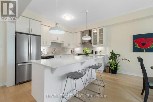 35 Cannery Drive, Niagara-On-The-Lake, ON - Indoor Photo Showing Kitchen With Upgraded Kitchen