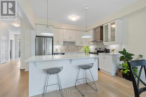 35 Cannery Drive, Niagara-On-The-Lake, ON - Indoor Photo Showing Kitchen With Upgraded Kitchen