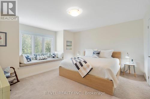 35 Cannery Drive, Niagara-On-The-Lake, ON - Indoor Photo Showing Bedroom