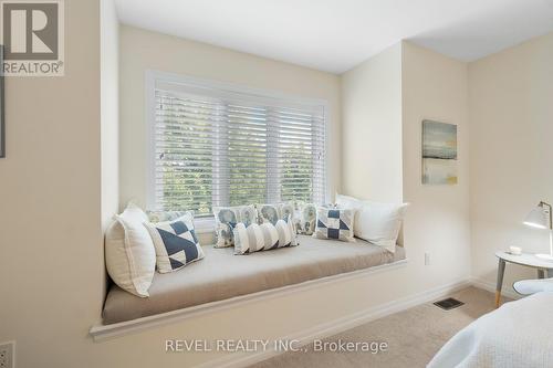 35 Cannery Drive, Niagara-On-The-Lake, ON - Indoor Photo Showing Bedroom