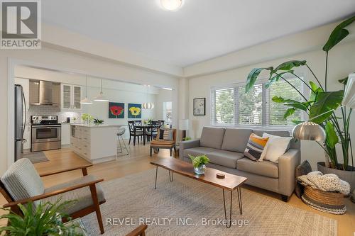 35 Cannery Drive, Niagara-On-The-Lake, ON - Indoor Photo Showing Living Room