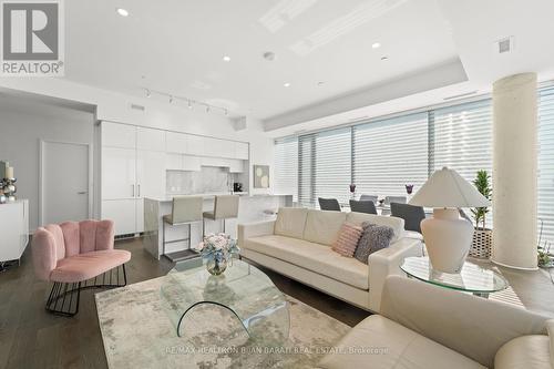 Ph 02 - 185 Roehampton Avenue, Toronto (Mount Pleasant West), ON - Indoor Photo Showing Living Room