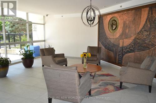 1611 - 120 Dundalk Drive, Toronto (Dorset Park), ON - Indoor Photo Showing Living Room