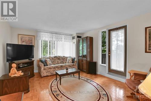 202 - 1599 Lassiter Terrace, Ottawa, ON - Indoor Photo Showing Living Room