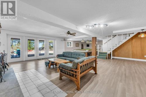 17 Cody Road, Tiny, ON - Indoor Photo Showing Living Room