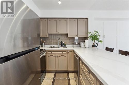 2122 - 115 George Appleton Way, Toronto (Downsview-Roding-Cfb), ON - Indoor Photo Showing Kitchen