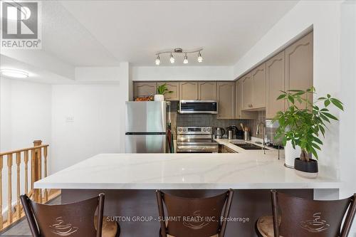 2122 - 115 George Appleton Way, Toronto (Downsview-Roding-Cfb), ON - Indoor Photo Showing Kitchen